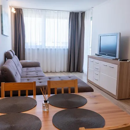 Seaforth Apartament *