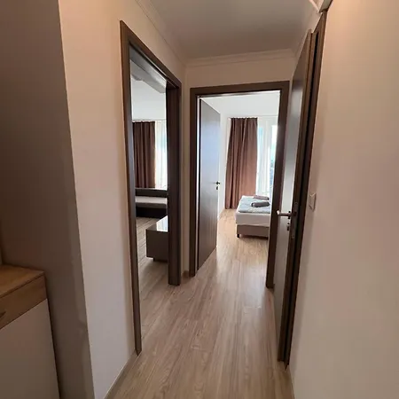 Seaforth Apartament *